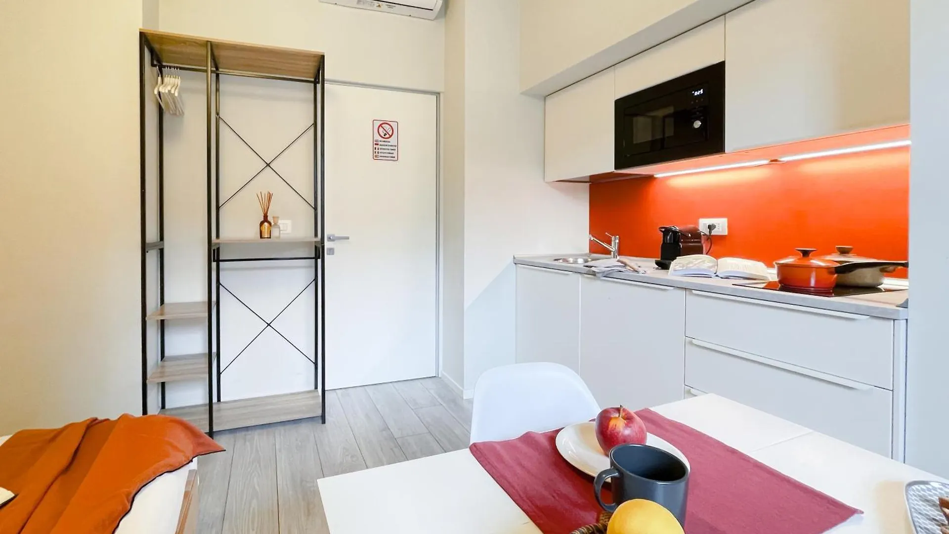 Apartament Woods Studio - Self Check-In, Design District Mediolan
